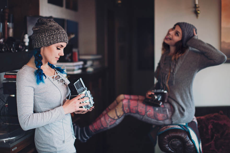 Reilina & Meagan, chilling behind the scenes.